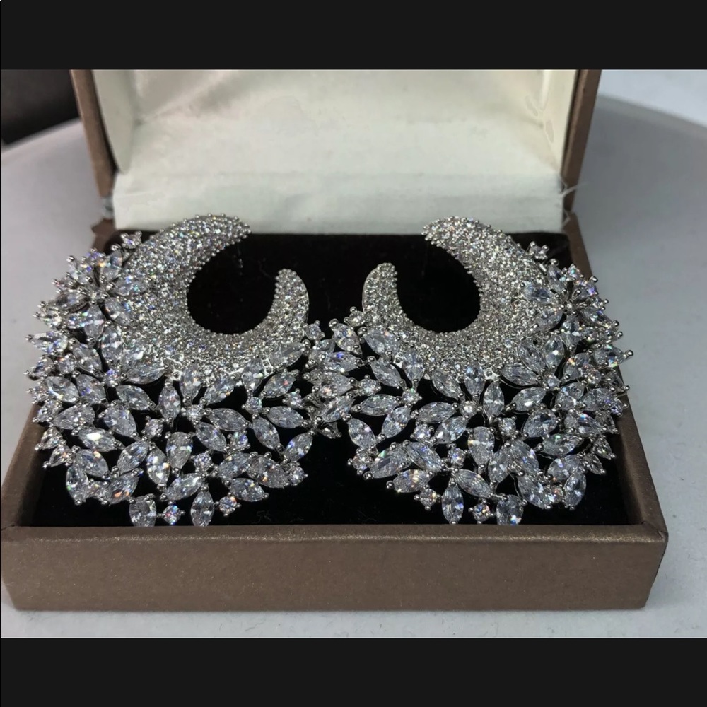 18k White Gold GF Cuff Earrings made w Swarovski Diamond Marquise Stone Gorgeous - Picture 4 of 9